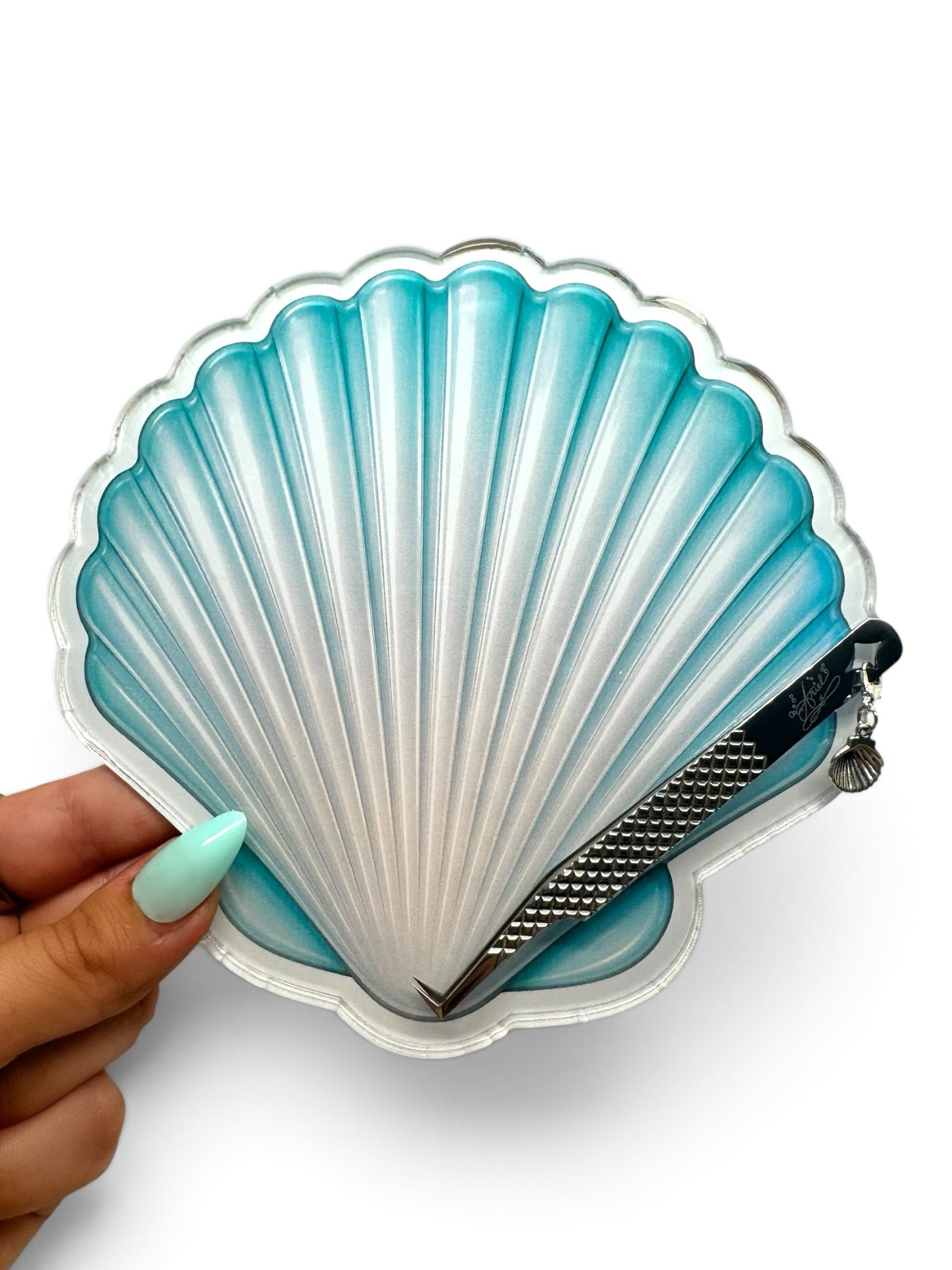 “Shell” Lash Tile